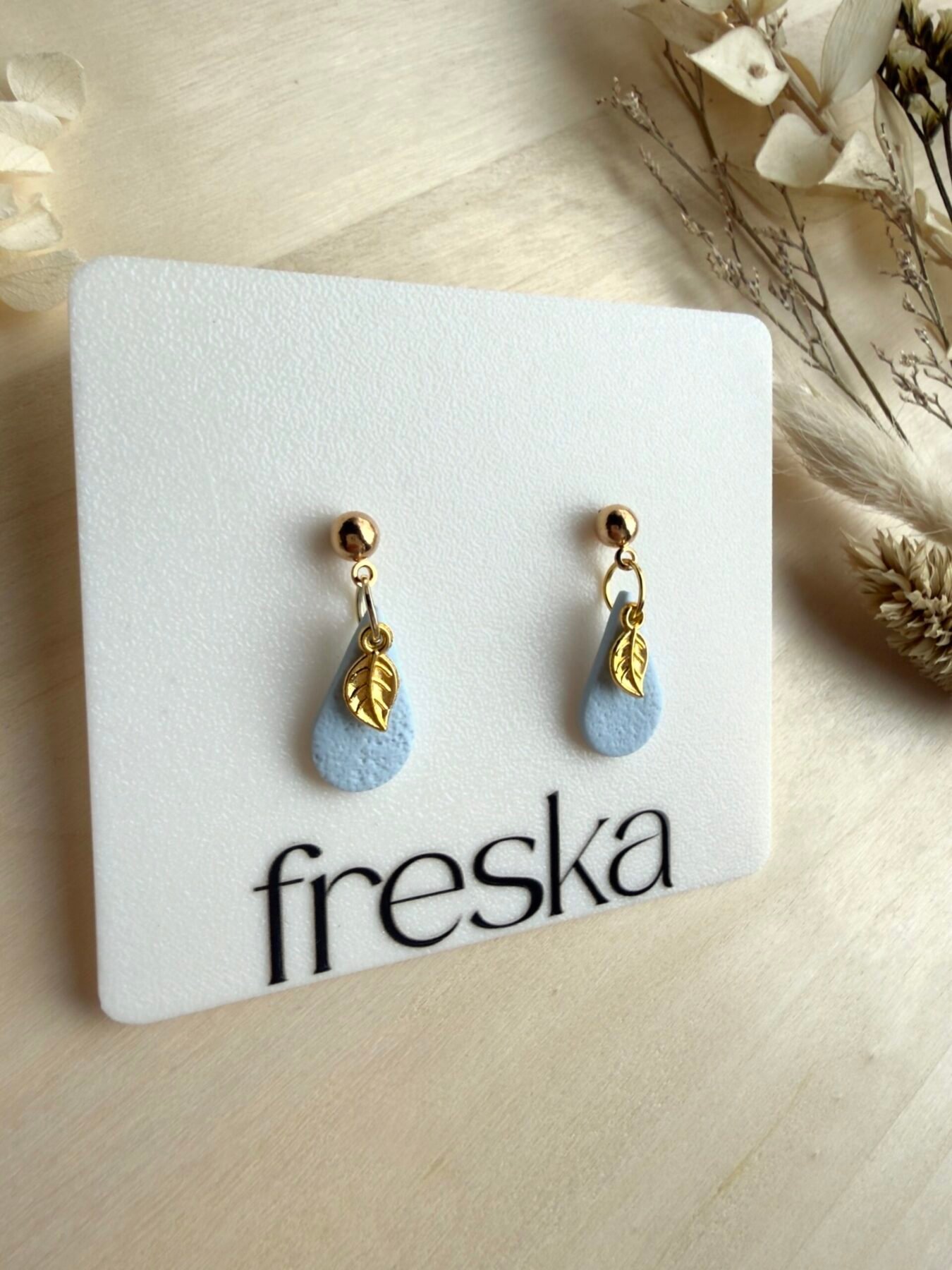 Kolczyki Kropelki z listkiem - błękitne - obrazek 2