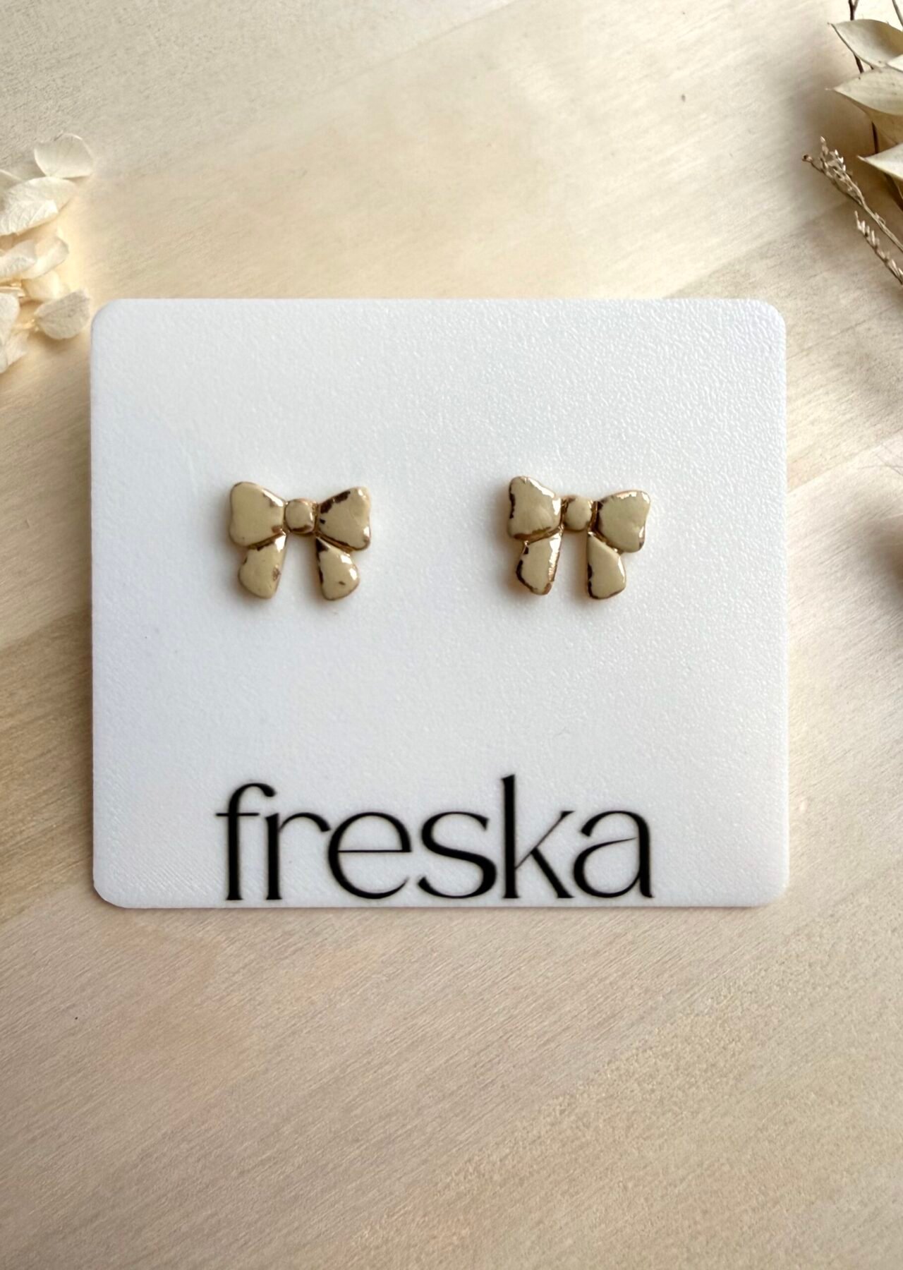 Kolczyki Kokardki matowe ze złotem - różne kolory - obrazek 10