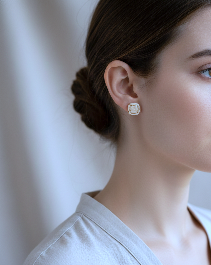 Kolczyki Kwadraty z ramką - piaskowo-złote - obrazek 3