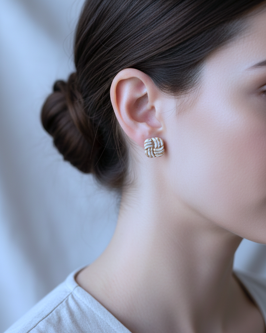 Kolczyki Plecione kwadraty piaskowo-złote - obrazek 3