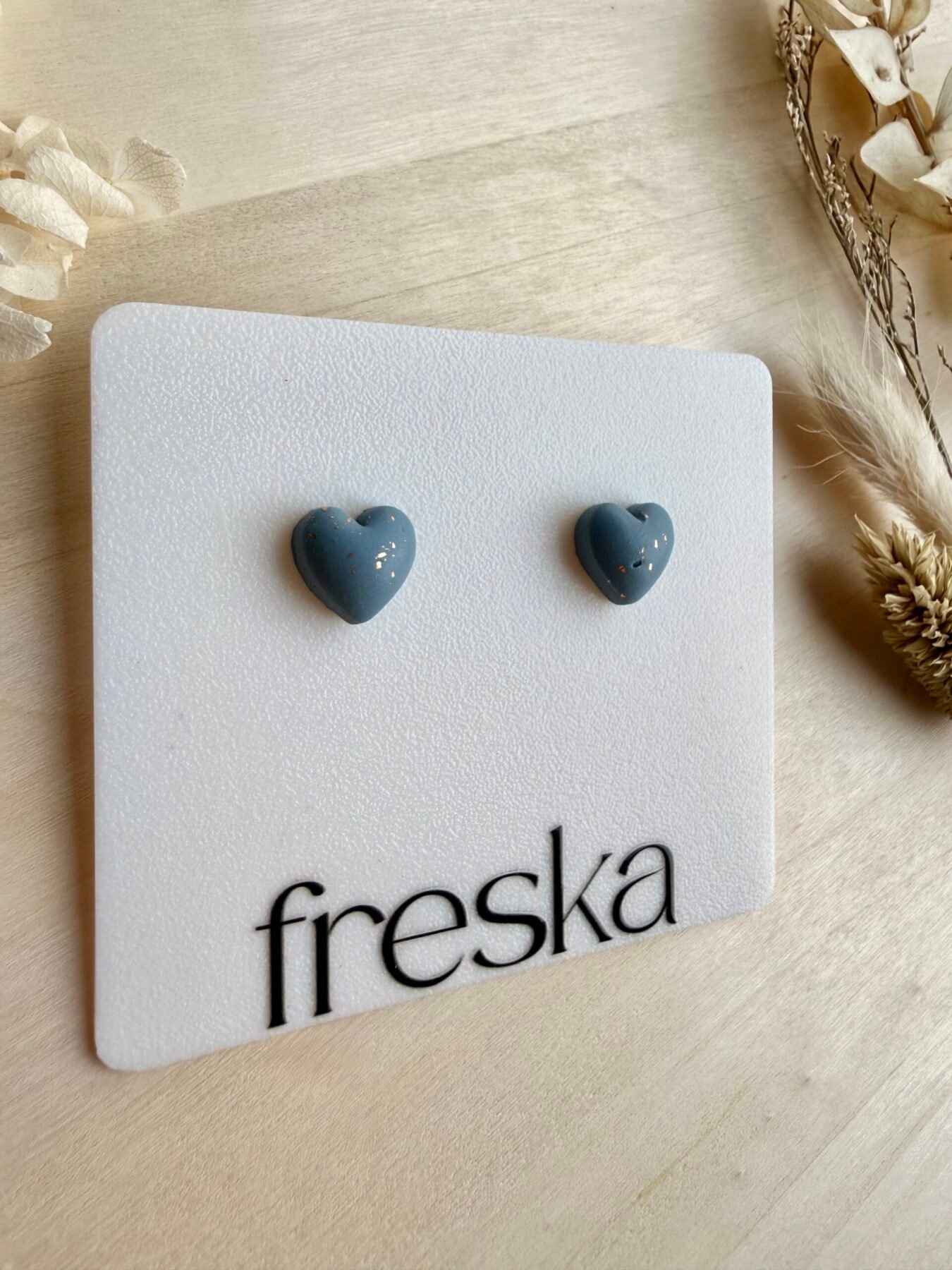 Kolczyki Serca 3D ze złotymi drobinkami - różne kolory - obrazek 8