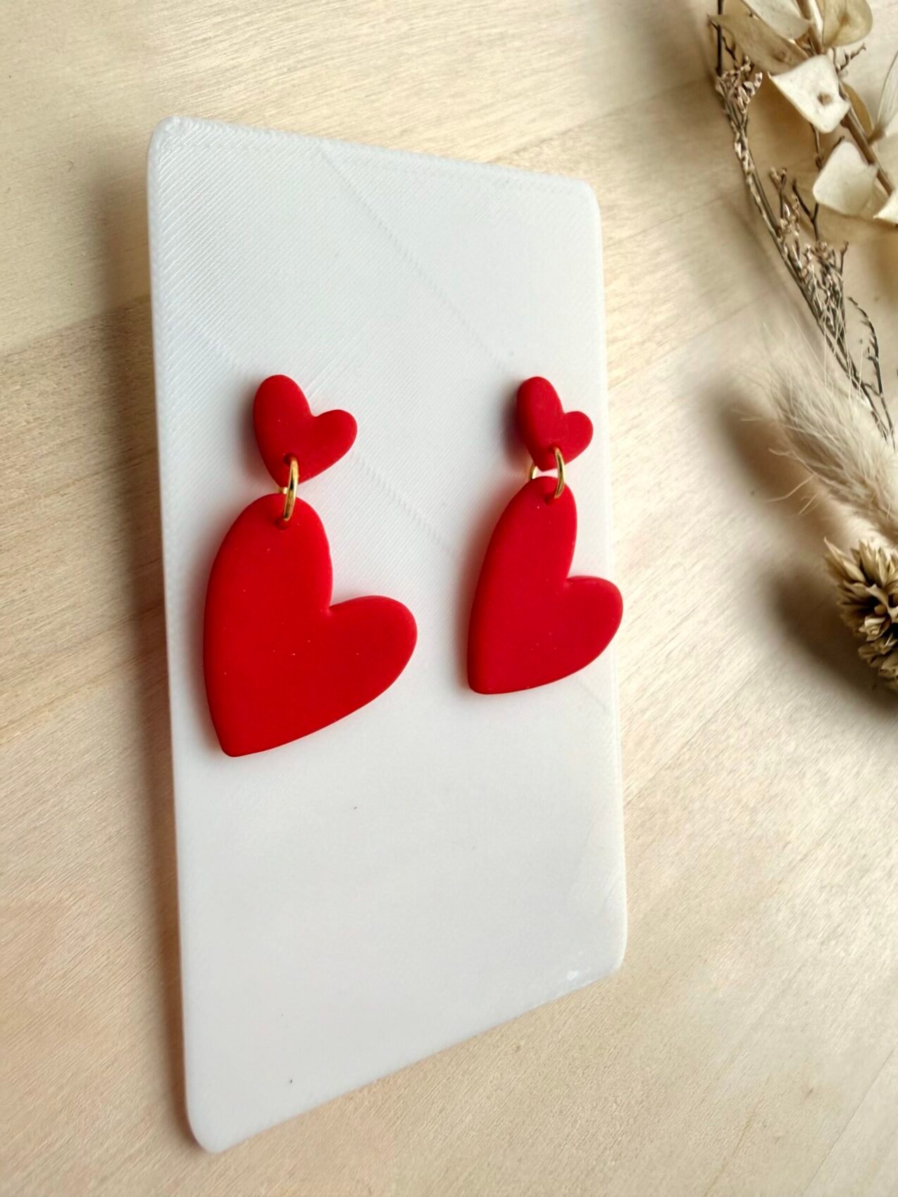 Kolczyki Serca Podwójne wiszące - czerwone - obrazek 3