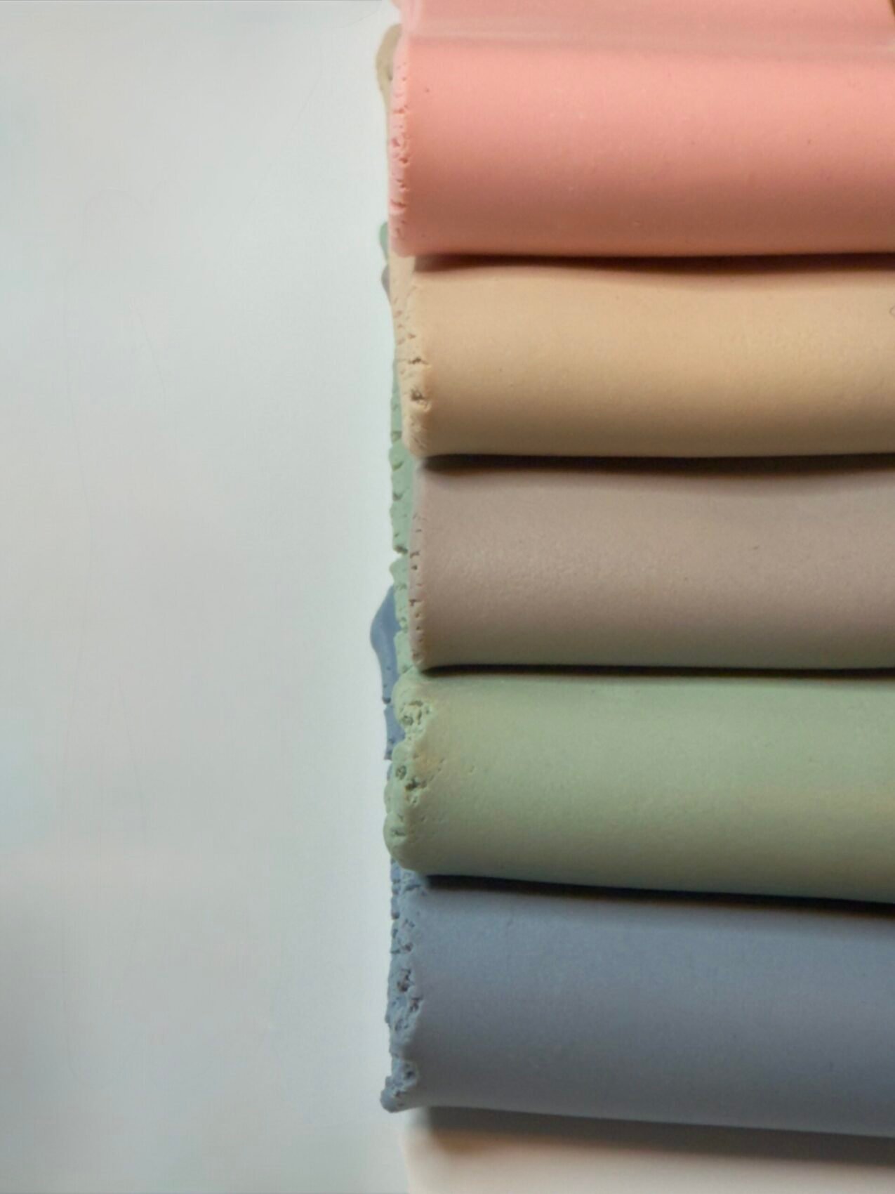 Kolczyki Serca 3D ze złotymi drobinkami - różne kolory - obrazek 11